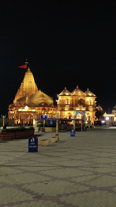 Jay Somnath Mahadev, Somnath Temple Photography, 12 Jyotirling Lord Shiva, Sarangpur Hanuman Temple, Sarangpur Hanuman, 12 Jyotirling, Radha Krishna Art Beautiful, Gods Photos, Somnath Temple