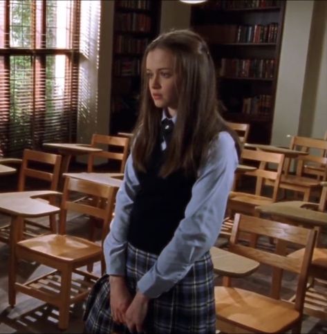 Gilmore Girl, Alexis Bledel, Chuck Norris, Rory Gilmore, Old Money Aesthetic, Private School, 가을 패션, French Girl, Gilmore Girls