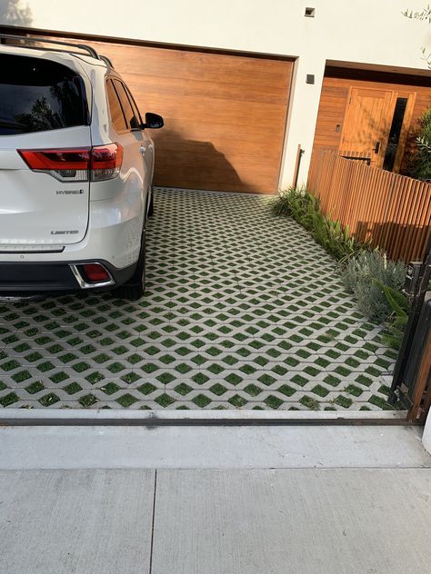 Grass Pavers Driveway, Permeable Pavers Driveways, Grass Driveway, Permeable Driveway, Grass Pavers, Grass Pattern, Driveway Design, Driveway Landscaping, Paver Driveway