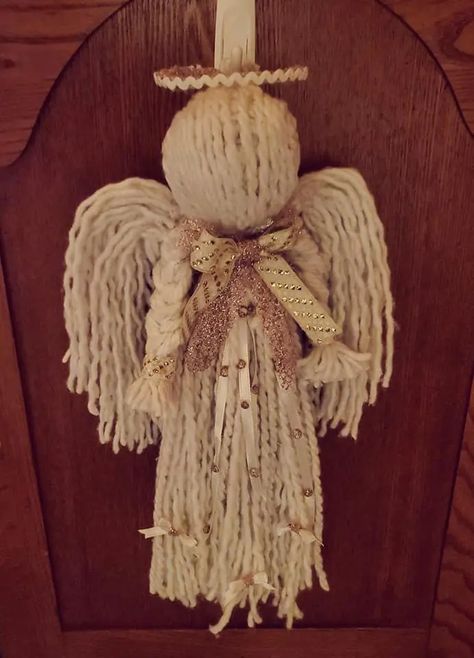 Dollar Tree Mop Head Crafts | Dollar Tree Craft Mop Angel Diy, Crafts With Mop Heads, Mop Dolls How To Make, Mop Crafts Ideas, Mophead Crafts, Mop Head Crafts Ideas, Mop Dolls, Mary Craft, Sellable Crafts