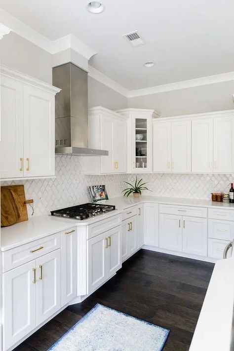 Kitchen Esthetics, Pure White Kitchen, Pure White Cabinets, Sw Pure White, Sherwin Williams Pure White, Pure White Sherwin Williams, Kitchen Revamp, Paint For Kitchen Walls, Makeover Kitchen