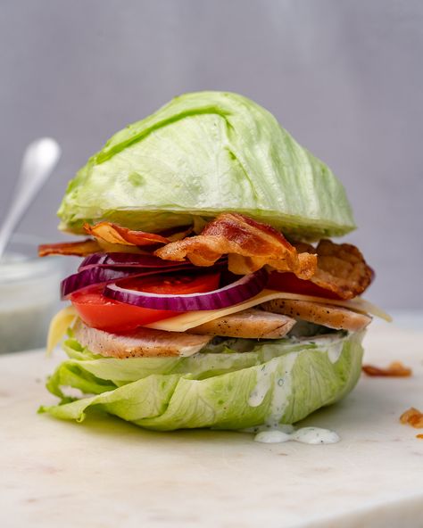 Turkey BLT “Sandwich” aka Crispy Lettuce Buns for Clean Eats! Turkey Blt Sandwich, Turkey Blt, Lettuce Sandwich, Big Sandwich, Subway Sandwich, Blt Sandwich, Sandwich Bar, Lettuce Wrap, Clean Food Crush