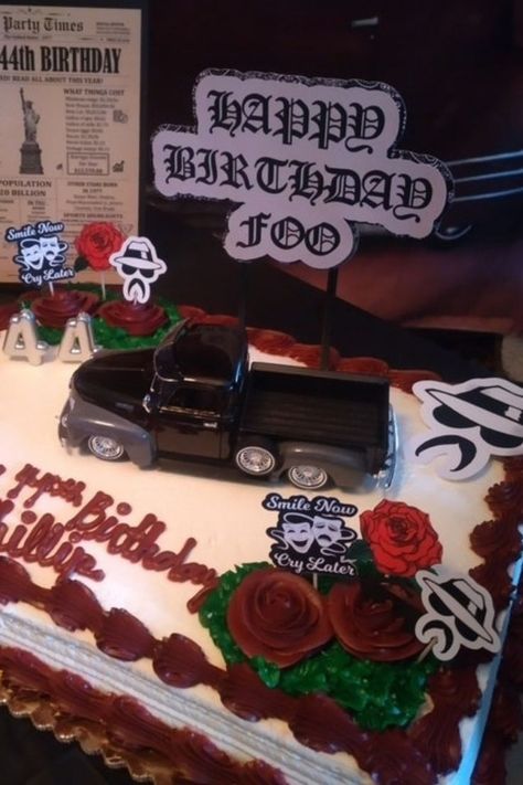 Lowrider Birthday Cake, Cholo Party Decorations, Chola Party, Red Party Themes, Moms 50th Birthday, 13 Birthday Cake, Mom Party, Bday Party Theme, 30th Bday