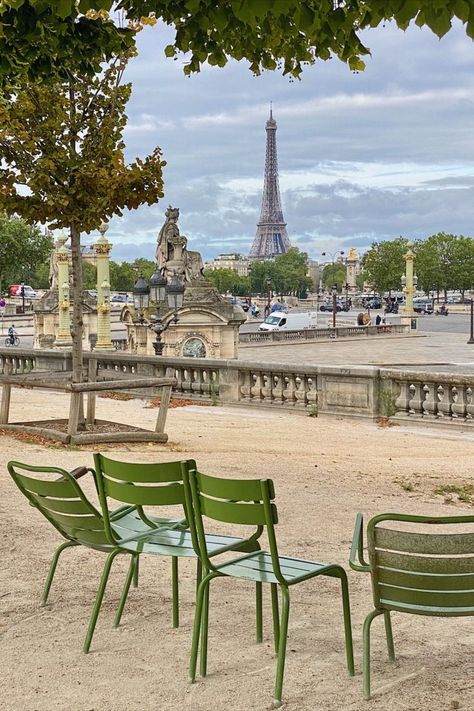 place de la concorde from the tuileries in Paris Paris Garden, Tuileries Garden, Paris Tour Eiffel, Jardin Des Tuileries, Paris Aesthetic, Travel Wishlist, Europe Summer, Paris Photos, Paris Travel