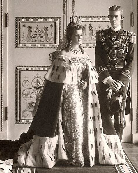 Romanov Jewellery, Elena Vladimirovna, Prince Wilhelm, Maria Pavlovna, The Romanovs, Russian Wedding, Swedish Royalty, Romanov Dynasty, Court Dresses