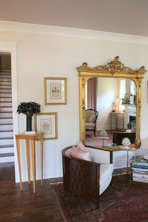 Benjamin Moore Paint Colors in the 2016 O'More Designer Showhouse - The Decorologist Violet Paint Colors, Paint Decorating Ideas, Dining Room Wall Color, Den Design, Pale Oak, Benjamin Moore Paint Colors, Sleeping Porch, Room Wall Colors, Franklin Tennessee