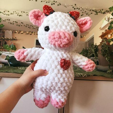 ✨ Jean Bean ✨ on Instagram: "Strawberry milk anyone? 🍓 🐮 Recent commission that I got to experiment with! Working on this made me so happy and excited that I got to make my own crochet cow pattern as well as learn how to make little strawberries and hearts 🥰 Soon I’ll be making more of these to make available for purchase in my shop! I don’t have a date yet but hopefully it’ll be soon and you all will be updated of course ❤️ can’t wait! • • • #crochet #handmade #crochetersofinstagram #amiguru Crocheted Cow Pattern, Crochet Strawberry, Crochet Cow, Valentines Crochet, Strawberry Milk, Cow Pattern, Fun Diy Crafts, Yarn Crafts, Hobbies And Crafts