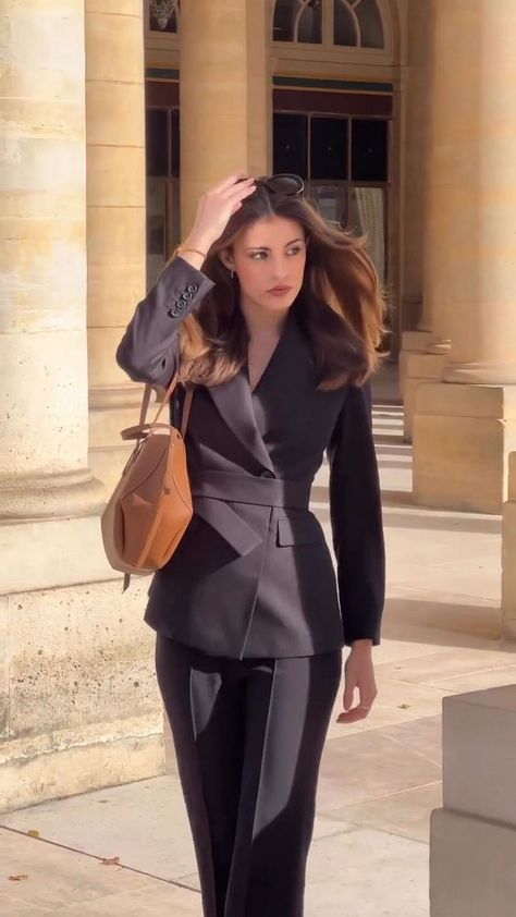 Ceo Outfit Woman Boss Classy, Ceo Women Outfit Korean, Lady Lawyer Outfits, Ceo Girl Boss Outfit, Korean Lawyer Outfit, Boss Lady Outfit Classy Fashion, Businnes Woman Outfits, Ceo Style Women, Women Suits Aesthetic