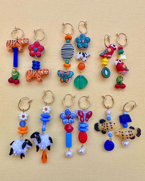 Handmade Bead Jewellery, Handmade Jewlery, Art Lessons For Kids, Bag Jewelry, Earring Handmade, Handmade Earring, March 7, Funky Jewelry, Embroidery Craft