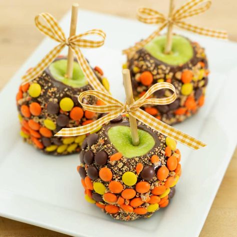 Halloween Chocolate Apples, Jolly Ranchers Candy Apples, Hero Recipes, Reese Pieces, Caramel Apple Kits, Caramel Apples Halloween, Halloween Candy Apples, Chocolate Caramel Apples, Cone Cake