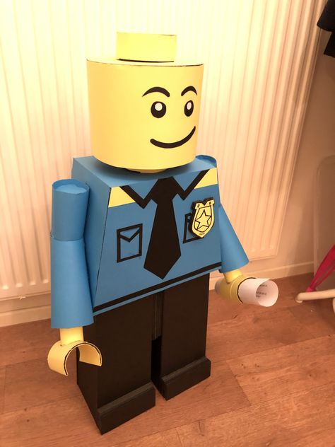 Surprise Lego, Lego Night, Lego 5, Lego Themed Party, Lego Head, Lego Theme, Lego Figures, Lego Party, Class Decoration