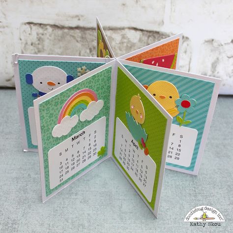 Handmade Desk Calendar, Diy Desk Calendar, Scrapbook Calendar, Mini Desk Calendar, Creative Calendar, Calendar Craft, Diy Calendar, Mini Calendars, Craft Desk