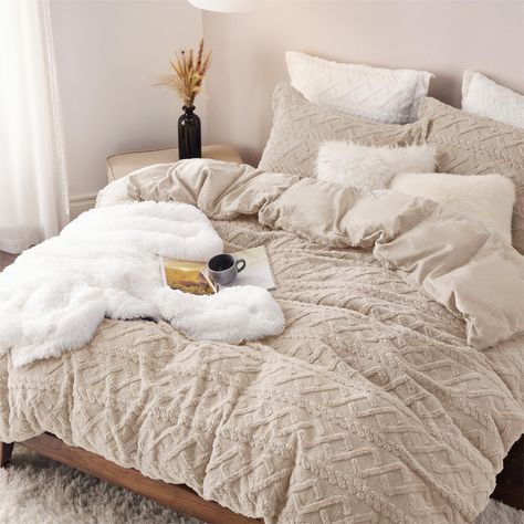 PRICES MAY VARY. Fluffy & Soft: The front utilizes extremely fluffy shaggy Sherpa fabric and the reverse is exquisite velvet fabric. This 100% polyester duvet cover set instantly brings a welcoming warmth and adds a dose of softness. Glamorous Look: A tufted cable pattern pops up across this uniquely made fluffy cover set, giving on a subtle sense of depth. The gentle sweet hue of the bedding cover set adds an extra layer of style to coordinate your room with an elegant feeling. Clever Design: S Fluffy Comforter, Boho Duvet Cover, Boho Duvet, Fluffy Bedding, Living Room Spaces, Bedding Stores, Comforter Cover, Cotton Duvet Cover, Smart Design