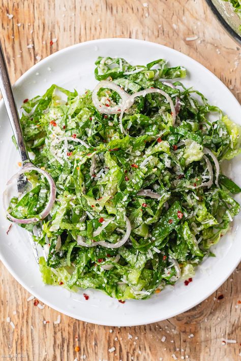 Parmesan Salad, Chopped Salad Recipes, Salad Pasta, Lettuce Salad, Chopped Salad, Summer Salads, Delicious Salads, Soup And Salad, Salad Recipe