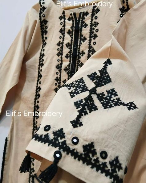 Balochi Embroidery Patterns, Sindhi Embroidery, Kutch Work Designs Kurti, Sindhi Karhai Designs, Sindhi Embroidery Design, Kutchi Embroidery, Sindhi Embroidery Dresses, Sindhi Dress, Simple Dress Casual