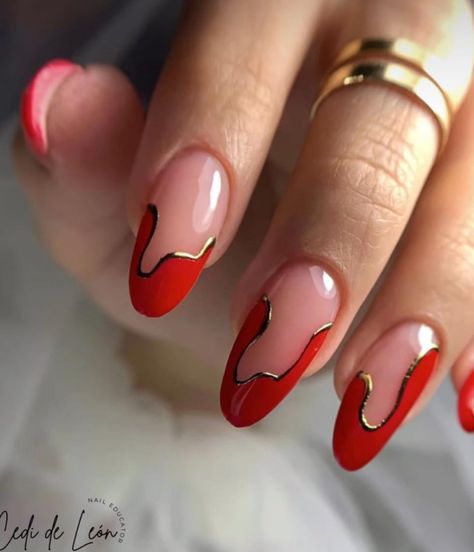 Perfect Almond Shape, Almond Shape Fall Nails, Tip Nail Ideas, French Tip Nail Ideas, Neutral Nail Art Designs, Almond Shaped Nails Designs, Fall Nails Ideas, Gold Nail Polish, French Tip Nail Designs