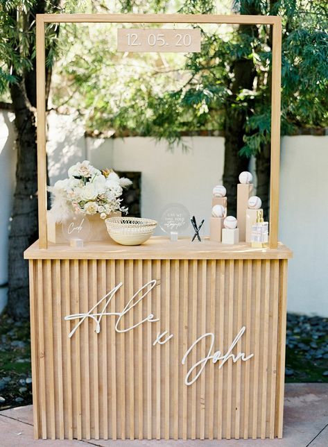 Diy Party Bar, Party Rental Ideas, Mobile Bar Cart, Party Rentals Business, Gerobak Dorong, Franciscan Gardens, Food Cart Design, Event Bar, Guest Book Table