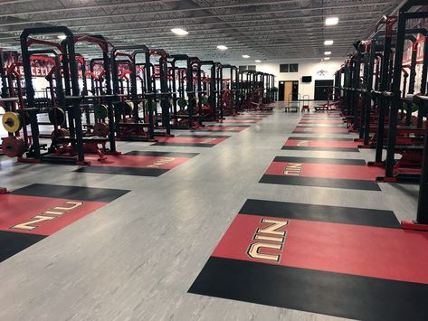 How to Buy Commercial Gym Flooring - Pros and Cons, FAQ Rolled Rubber Flooring, Sports Turf, Gym Flooring Rubber, Gym Floor Mat, Gym Floor, Weight Room, Gym Owner, Gym Room At Home, Rubber Tiles