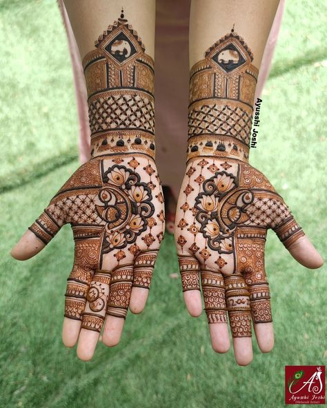 New Stylish Mehndi Designs Front Hand, Unique Mehendi Designs Ideas, Designer Mehendi, Mehendi Ideas, Design Mehendi, Short Mehndi Design, Mehndi Designs Bridal Hands, Rose Mehndi Designs, Modern Mehndi Designs