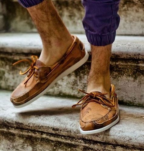 Boat Shoes Outfit, Best Boat Shoes, Guys Shoes, Deck Shoes Men, Boat Shoes Fashion, Mens Slip On Shoes, Sperry Boat Shoes, White Leather Shoes, Best Shoes For Men