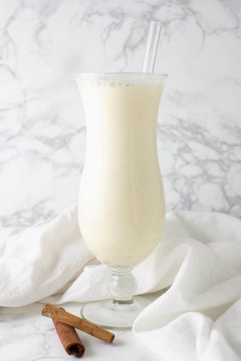 Vanilla Shake Recipes, Aip Drinks, Paleo Drinks, Aip Paleo Recipes, Aip Desserts, Small Intestine Bacterial Overgrowth, Vanilla Shake, Frozen Lemonade, Clean Plates