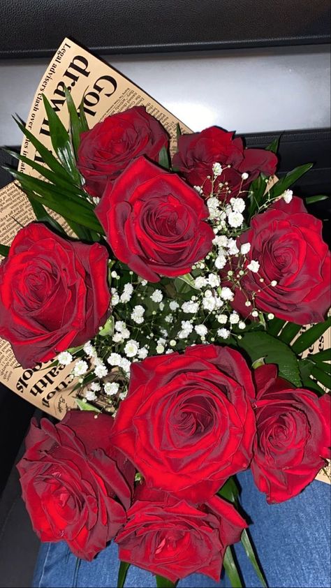 Rosé Snapchat, Roses Bouquet Gift, Rose Flower Photos, Red Roses Wallpaper, Luxury Flower Bouquets, Alice Tea Party, Simple Birthday Decorations, Ramadan Crafts, Red Rose Bouquet