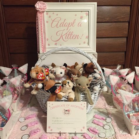 Adopt a Kitten/ Favor table Kitty Shower Ideas, Aristocats Birthday, Cat Bday, Pet Adoption Birthday Party, Aristocats Party, Kitten Birthday Party, Cat Baby Shower, Cat Themed Birthday Party, Favor Table