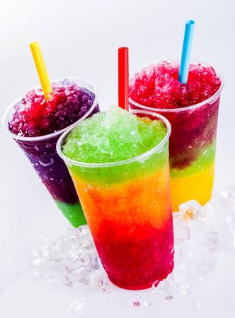 Slush Drinks, Slush Ice, Slushy Maker, Slush Recipes, Ice Photo, Fruit Slush, Slushie Recipe, Tropical Drink, Snow Cones