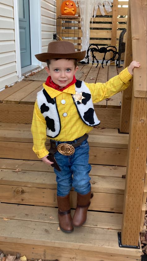 Woody Birthday Outfit, Diy Woody Costume Toddler, Woody Costume Toddler, Cowboy Costume Kids, Cowboy Waistcoat, Woody Toy Story Costume, Fantasias Toy Story, Terrifying Halloween Costumes, Easy Kids Costumes