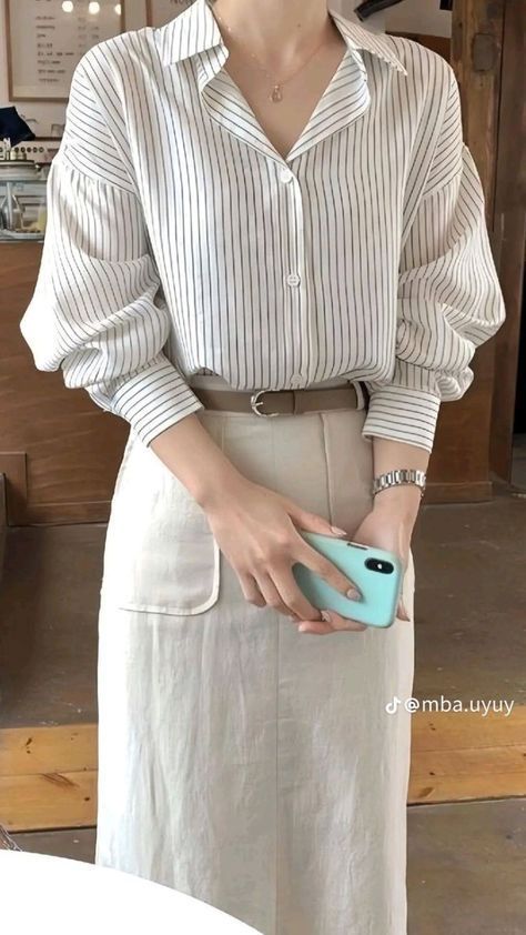 Outfit Kerja Casual, White Shirt Outfit Hijab, Elegant Outfit Hijab, Outfit Kantor, Outfit Rok, Rok Outfit, Stylish Outfits Casual, Ootd Hijab Casual, Simple Casual Outfits