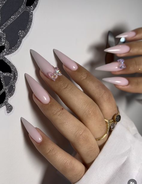 Nude Stilletos Nails, Pink Acrylic Nails Stiletto, Pink Long Almond Nails, Long Acrylic Nails Almond, Classy Stiletto Nails, Almond Long Nails, Stiletto Nails Pink, Jel Nails, Belleza Aesthetic