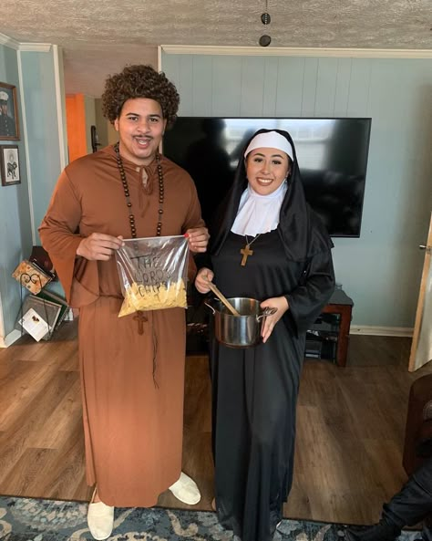 Nacho And Nun Costume, Nacho And Eskeleto Costumes, Nacho And Encarnacion Costume, Nacho Libre Couple Costume, Plus Size Halloween Couples Costumes, Nacho Libre And Nun Costume, Nacho Lebre Costumes, Nacho Libre Family Costume, Diy Family Costumes Halloween