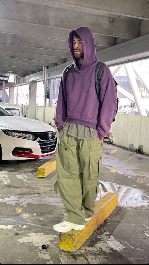 Purple Sweatshirt Outfit Men, Purple Outfit Ideas Men, Purple Pants Outfit Men, Purple Hoodie Outfit Men, Purple Hoodie Outfit, Hoodie Men Outfit, Purple Outfit Ideas, Purple Shirt Outfits, Dark Purple Hoodie