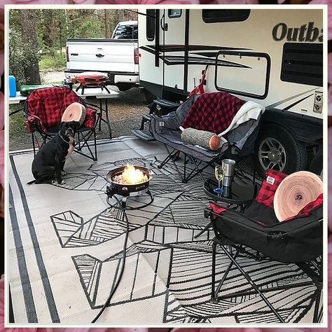 Planning an RV camping adventure? Look no further! Our 7 RV camping outdoor setup tips will ensure the ultimate adventure! From choosing the perfect campsite to setting up your outdoor space, we've got you covered. Get ready to enjoy nature at its finest with our expert advice. Don't miss out on these essential tips for a memorable and stress-free trip! Outdoor Cooking Table, Portable Camp Kitchen, Outdoor Camping Rugs, Campsite Setup, Cozy Setup, Motorhome Remodel, Travel Trailer Living, Camping Rug, Rv Campsite