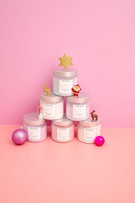 Pink Christmas Product Photography, Skincare Christmas Photography, Christmas Product Photography Styling, Christmas Skincare Photography, Christmas Product Photography Ideas, Christmas Skin Care, Christmas Product Photography, Skincare Christmas, Cosmetics Ideas