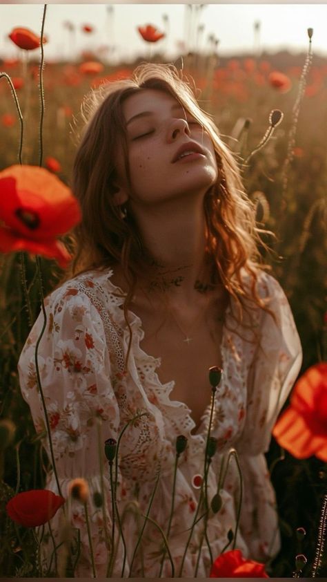 Flower Photoshoot Editorial, Hippie Photoshoot, Bohemian Photoshoot, Female Portrait Poses, Sunflower Photography, Flower Photoshoot, Portrait Pictures, Summer Photoshoot