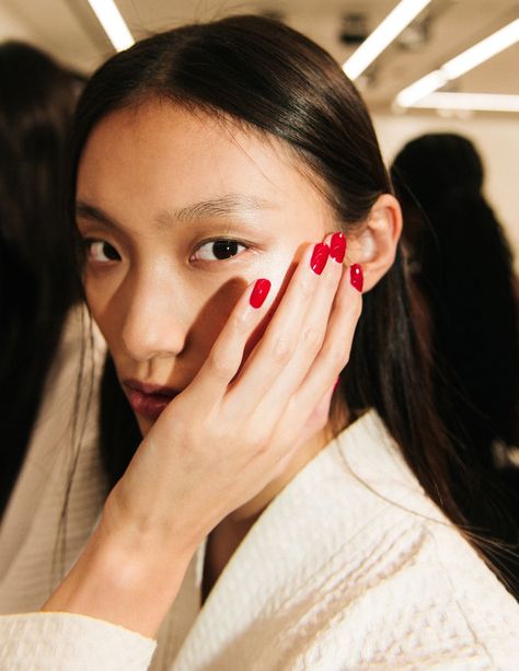 Nails at Proenza Schouler by Jin Soon Spring Summer 2024 Latest Nail Colours, Runway Nails, 2024 Nails, Celebrity Nails, Gentle Skin Cleanser, Latest Nail Trends, Nail Shimmer, Nail Colors Winter, Pink Polish