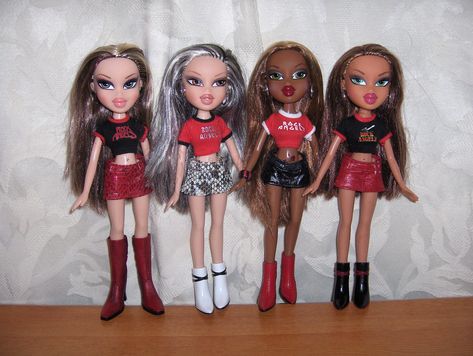 Bratz Doll Outfits Rock Angelz, Bratz Rock Angelz Outfits, Bratz Baddie, Bratz Doll Halloween Costume, Dc Superhero Girls Dolls, Bratz Rock Angelz, Bratz Outfit, Bratz Outfits, Bratz Halloween Costume