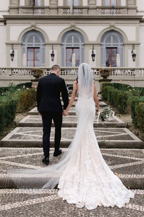 Elopement Winter, Martina Liana Wedding Dress, Florence Wedding, Italy Florence, Winter December, Winter Elopement, Tuscan Wedding, Martina Liana, Wedding Officiant