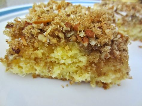 Pineapple Crunch Cake...this cake is so moist. Cowboy Bread Recipe, Cowboy Bread, Pineapple Crunch, Sourdough Coffee Cake Recipe, Peanut Butter Coffee, Texas Recipes, Banana Coffee Cakes, Recipe Using Sourdough Starter, Bread Sweet