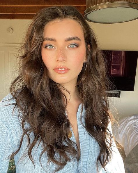 Jess Clement, Jessica Clements, Hairstyles List, Jessica Clement, Modern Haircuts, Hair Color For Women, Big Hair, Looks Vintage, Dark Hair