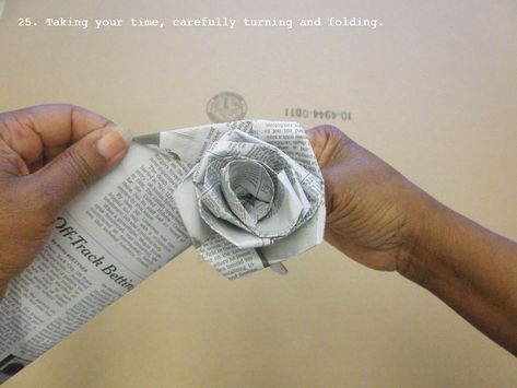 Xenobia Bailey, Newspaper Roses, Newspaper Flowers, Newspaper Paper, Newspaper Art, Artist Work, Upcycle Books, Gifts Wrapping Diy, Artist Journal