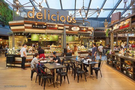 Best food court Bangkok — Explore top 5 food courts in Bangkok, Thailand - Living + Nomads – Travel tips, Guides, News & Information! Thailand Living, Food Court Design, Street Food Design, Foto Editorial, Bangkok Food, Mall Food Court, Tasty Thai, Food Courts, Food Park