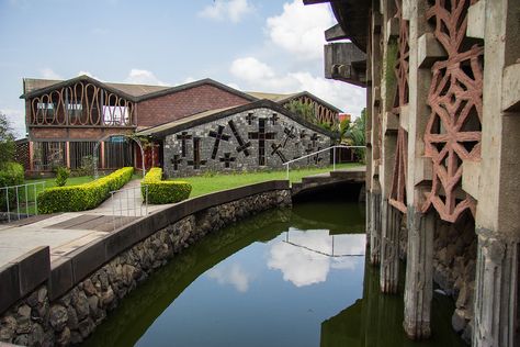 Chapel Exterior, African Aesthetics, Social Architecture, Mission House, Arch Building, Architectural Review, Tropical Architecture, Modern Architects, Religious Architecture