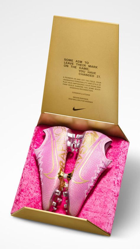 Megan Rapinoe's Pink Nike Vapor Elite Soccer Cleats. #pinkcleats #Meganrapinoe #soccerstar Girls Basketball Shoes Nike, Pink Soccer Boots, Soccer Boots Aesthetic, Pretty Soccer Cleats, Preppy Soccer Cleats, Pink Football Boots, Cleats Aesthetic, Football Boots Aesthetic, Soccer Cleats Aesthetic