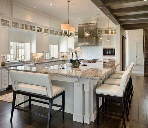 Love this kitchen Large Kitchen Island, Big Kitchen, Luxury Kitchens, Kitchen Redo, Large Kitchen, Kitchen Remodel Idea, Kitchen Layout, Beautiful Kitchens, Home Decor Kitchen