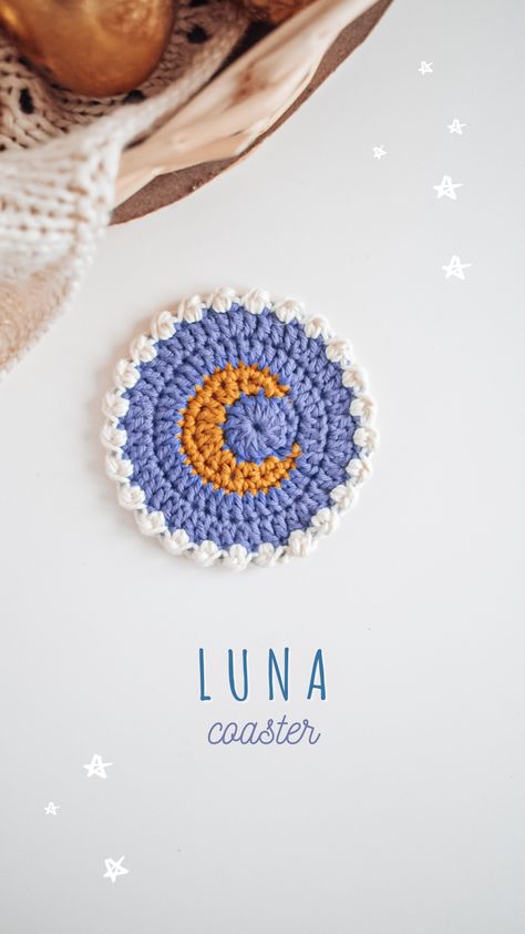 Crochet Patterns House Decor, Quick Crochet Coasters, Trendy Crochet Accessories, Moon Coaster Crochet, Quick Small Crochet Projects Easy Patterns, Crochet Coasters Cute, Crochet Pattern Coaster, Crochet Fruit Coasters, Cute Coasters Crochet