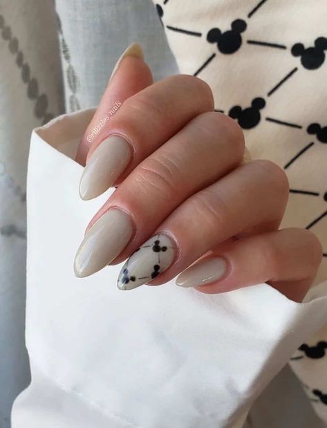 Brown Disney Nails, Disney Nails 2024, Disney Christmas Nails Simple, Almond Nails Disney, Thanksgiving Disney Nails, Wdw Nails, Fun Disney Nails, Minimalist Disney Nails, Nude Disney Nails