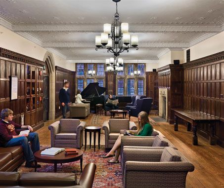 Boarding School Common Room Aesthetic, Boarding School Common Room, University Common Room, Common Room College, School Common Room, Boarding School Aesthetic Dormitory, Common Room Aesthetic, College Gothic, College Courtyard