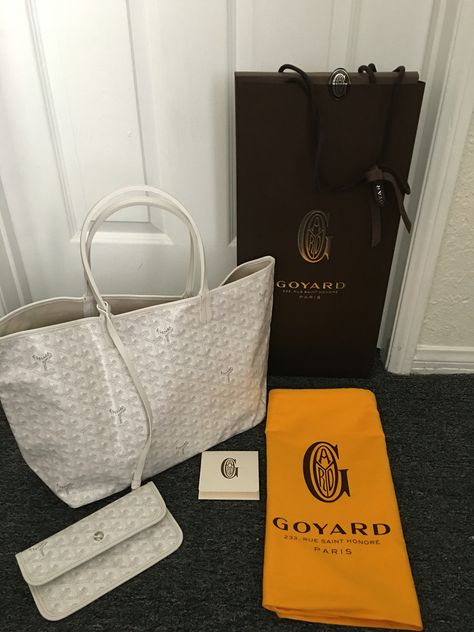 Goyard Saint Louis PM tote. White Goyard Beach Bag, White Goyard Tote, Coastal Clothes, Goyard Tote Outfit, Goyard Bag Price, Goyard St Louis Tote, Goyard Artois Mm, White Goyard, Goyard Saint Louis Pm